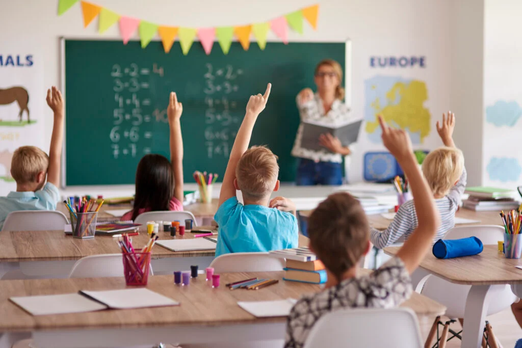 L'école en perte de vitesse : lire notre article sur eddwin.fr